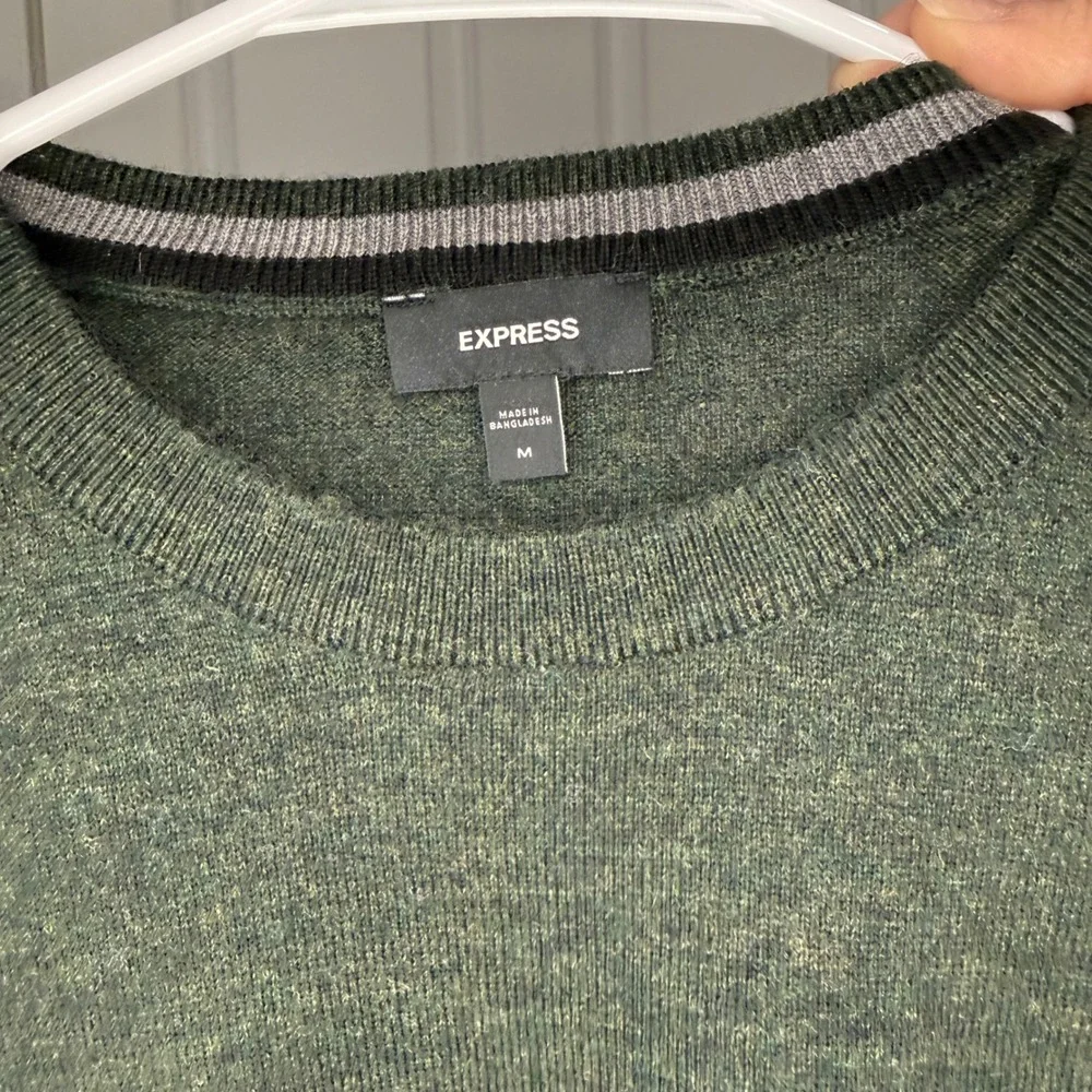 Express Mens Crew Neck Sweater Dark Green Olive Pullover‎ Size Medium